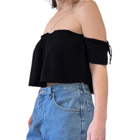 Black tie sleeve crop top - Picture 2 of 8